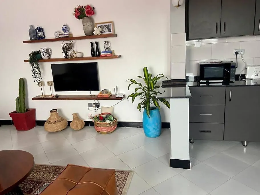 Home With Wifi, Power Backup 18 كامبالا شقة