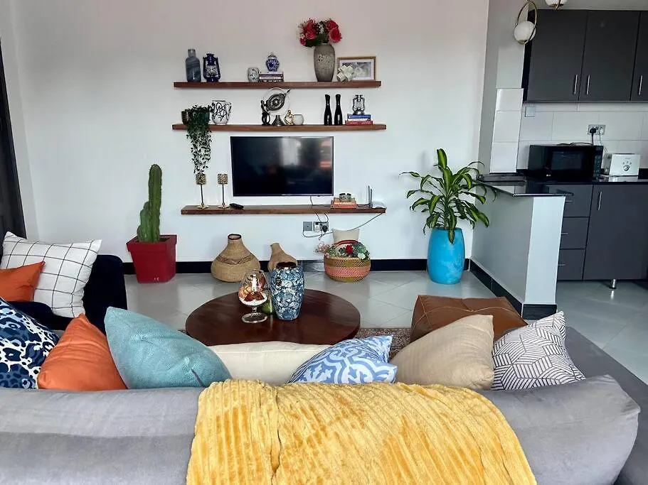 Home With Wifi, Power Backup 18 كامبالا 0*,  أوغندا
